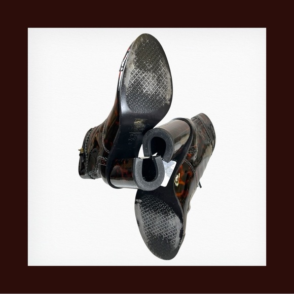 Tory Burch | Huxley Boot in Tortoise - Picture 13 of 14